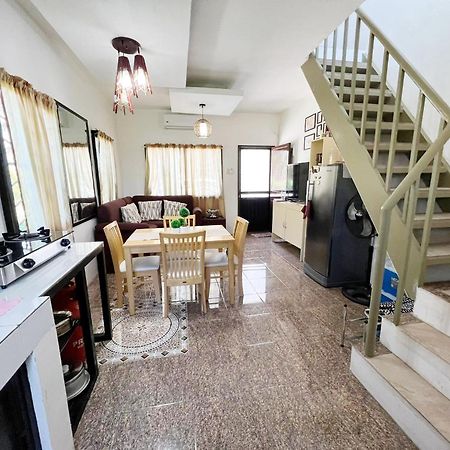 Beach Resorts Walking Distance To The Town House Davao City 외부 사진