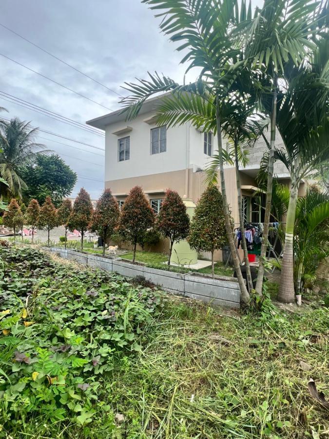 Beach Resorts Walking Distance To The Town House Davao City 외부 사진