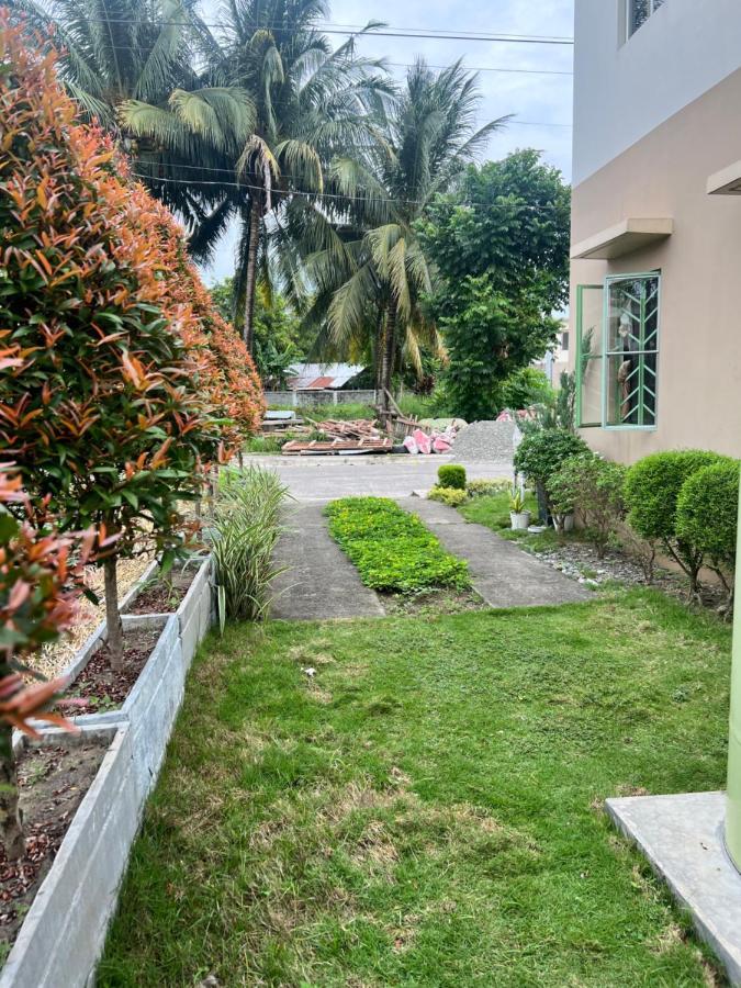 Beach Resorts Walking Distance To The Town House Davao City 외부 사진